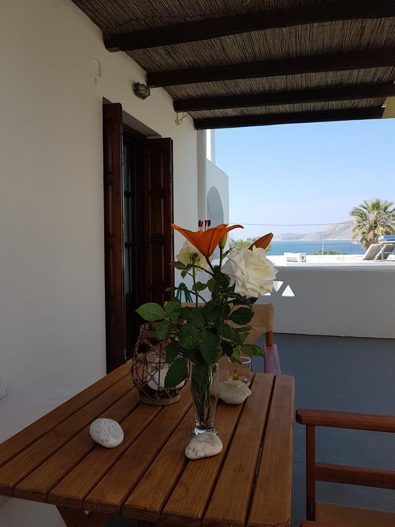 Theo'S Vacation Home Скирос Экстерьер фото