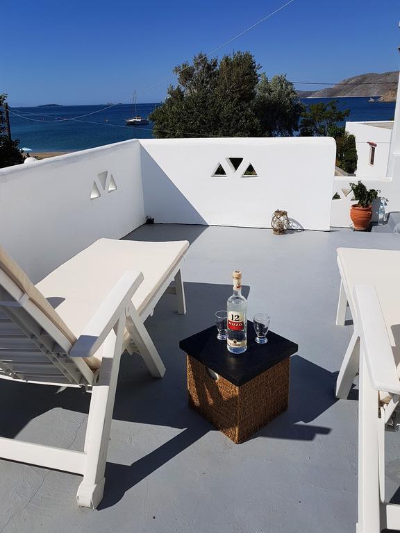 Theo'S Vacation Home Скирос Экстерьер фото